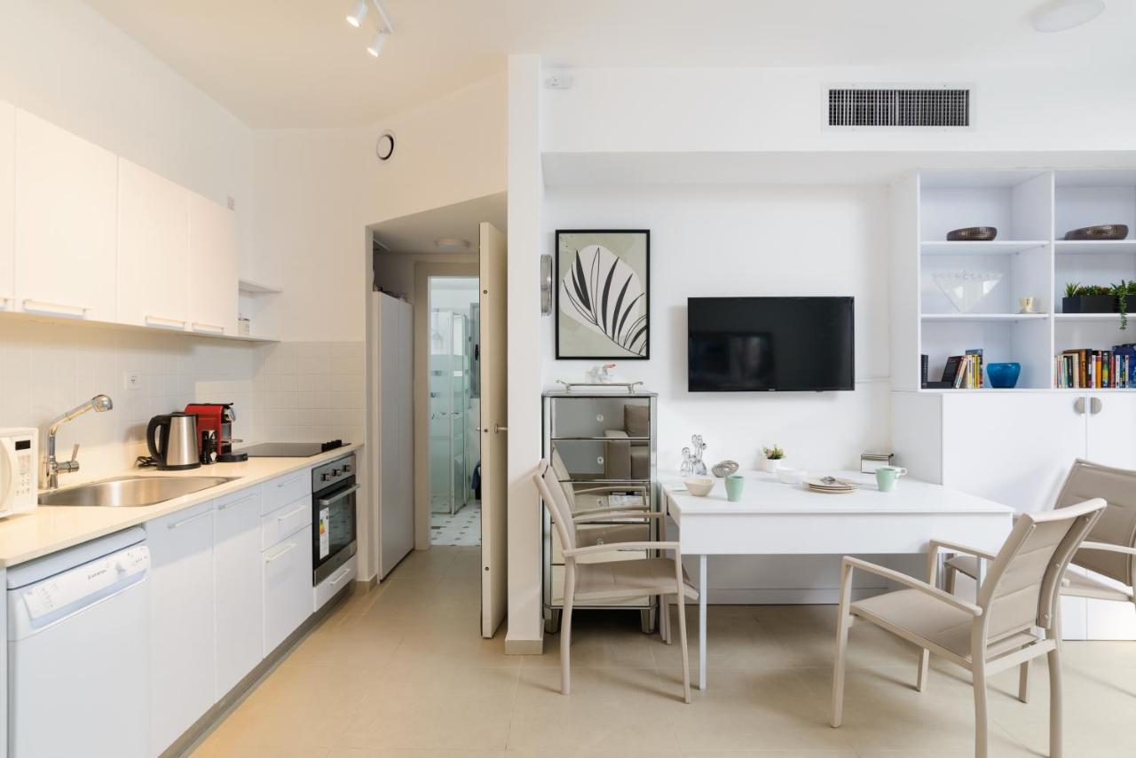 Quiet Hideaway & Terrace Near Beach By Feelhome Tel Aviv Buitenkant foto