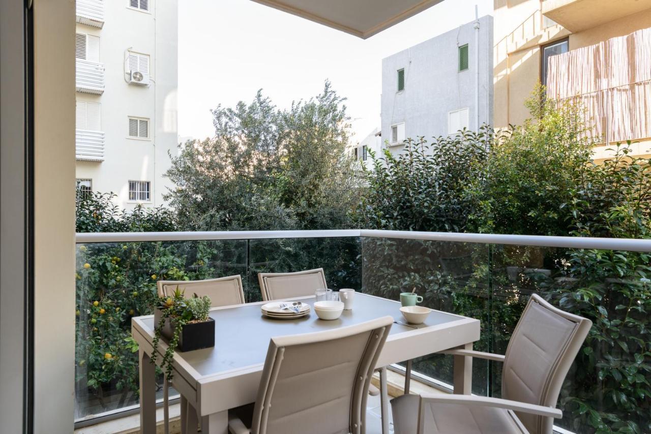 Quiet Hideaway & Terrace Near Beach By Feelhome Tel Aviv Buitenkant foto